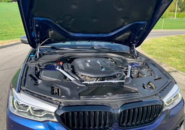 BMW Seria 5 cena 243000 przebieg: 69913, rok produkcji 2019 z Kraków małe 106